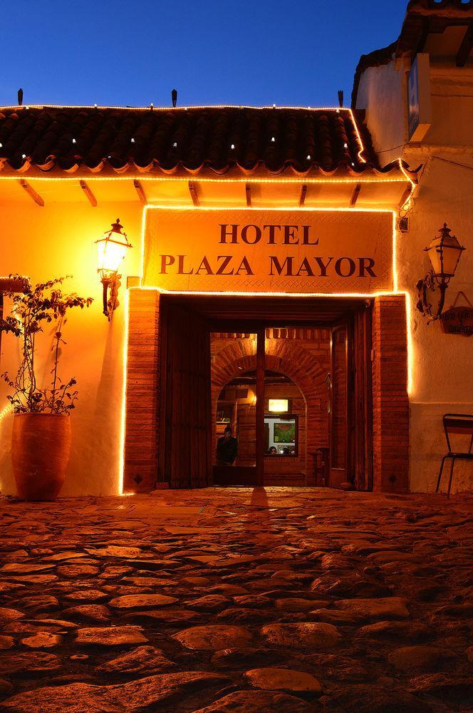 Hotel Plaza Mayor บียาเดเลย์บา ภายนอก รูปภาพ
